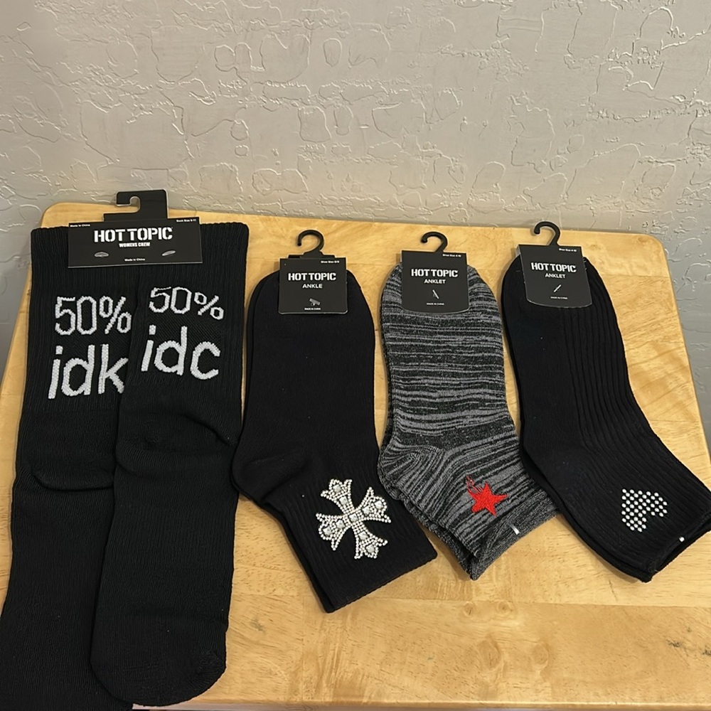 Hot Topic Socks Bundle (4 pairs) - Picture 16 of 16